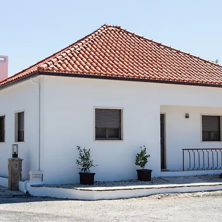 Casa Quintal Da Aldeia Feriehus Alcobaça
